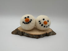 Load image into Gallery viewer, Sweet Snowmen Needle Felting Kit