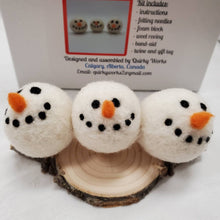 Load image into Gallery viewer, snowmen needle felting kit